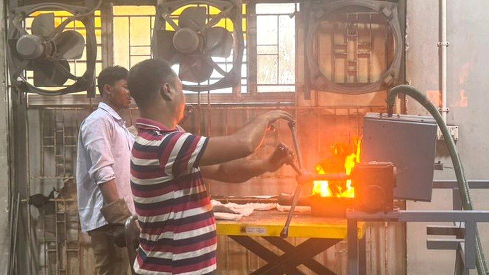 Small gold refinery in India