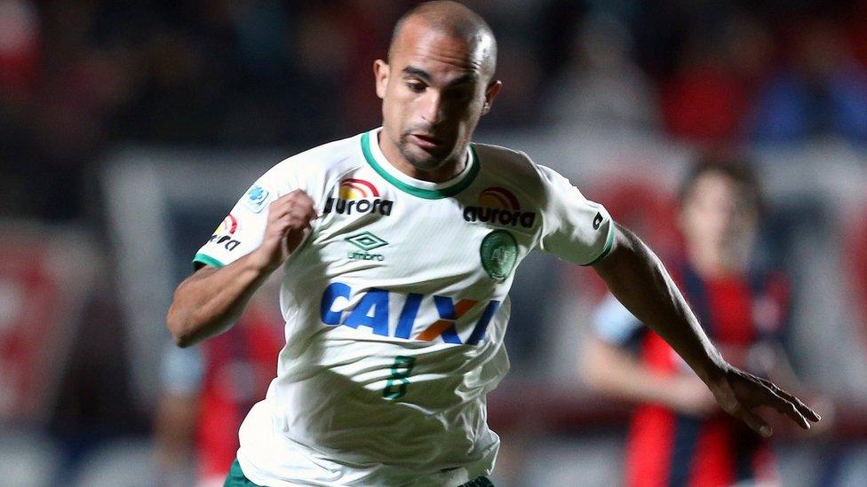 Gil, of Brazil's Chapecoense, in action during a match against Argentina's San Lorenzo in Buenos Aires, Argentina, on 2 November