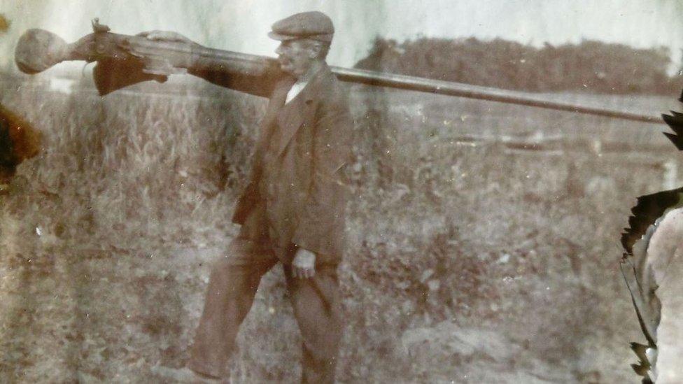 Punt gun