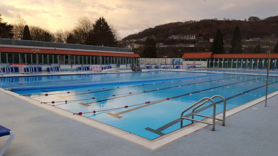 Pontypridd Lido by Chris Wells