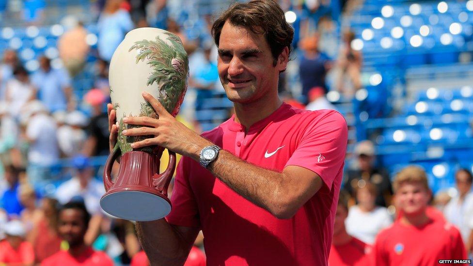 Roger Federer with Cincinnati Masters trophy