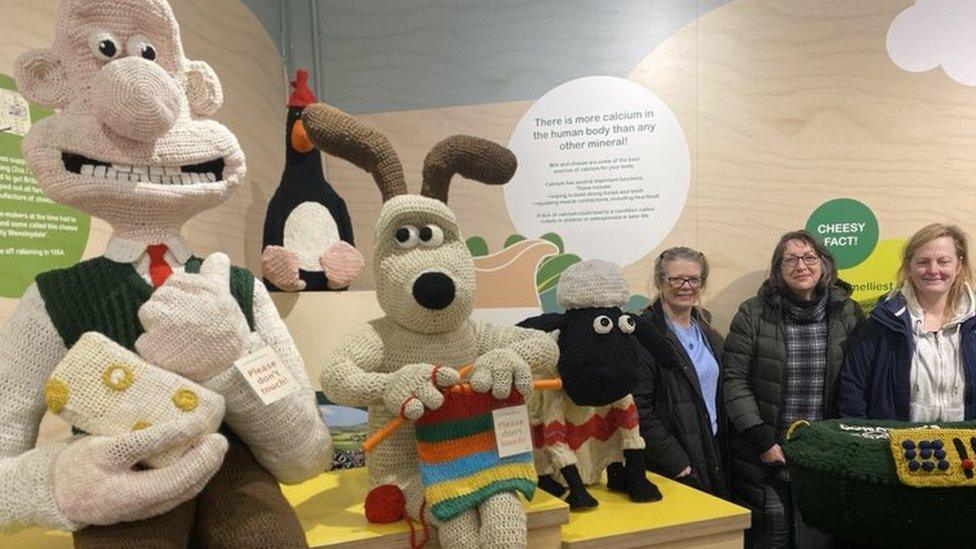 Knitted Wallace and Gromit