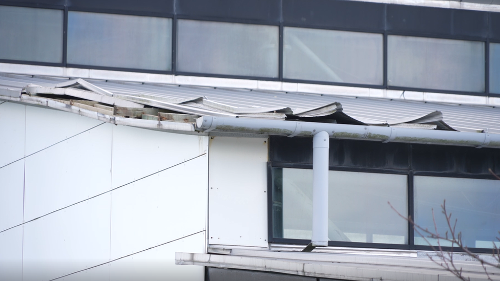 Les Quennevais Sports Centre roof