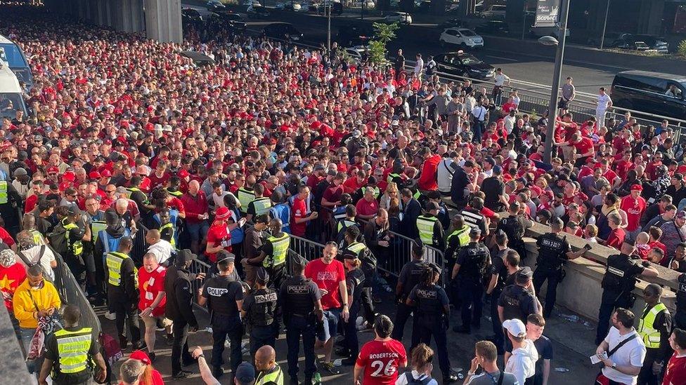 Liverpool fans in Paris