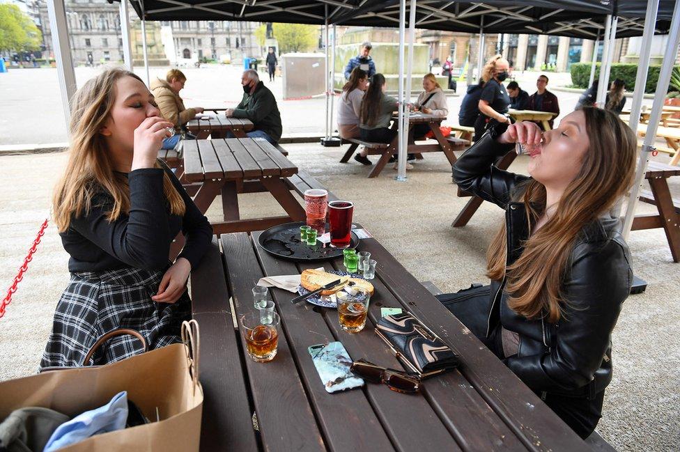 Women drinking in Glasgow