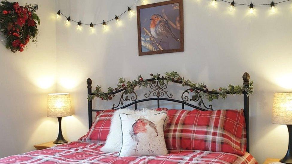 Christmas-themed bedroom