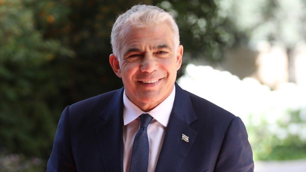 Yair Lapid arrives at Israeli President Reuven Rivlin's residence in Jerusalem (5 May 2021)