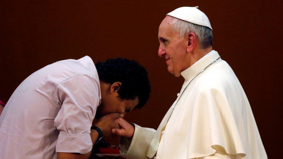 pope francis ring kiss