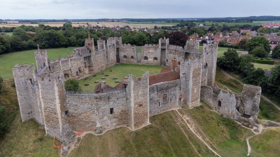 An aerial photograph of Framlingham Castle