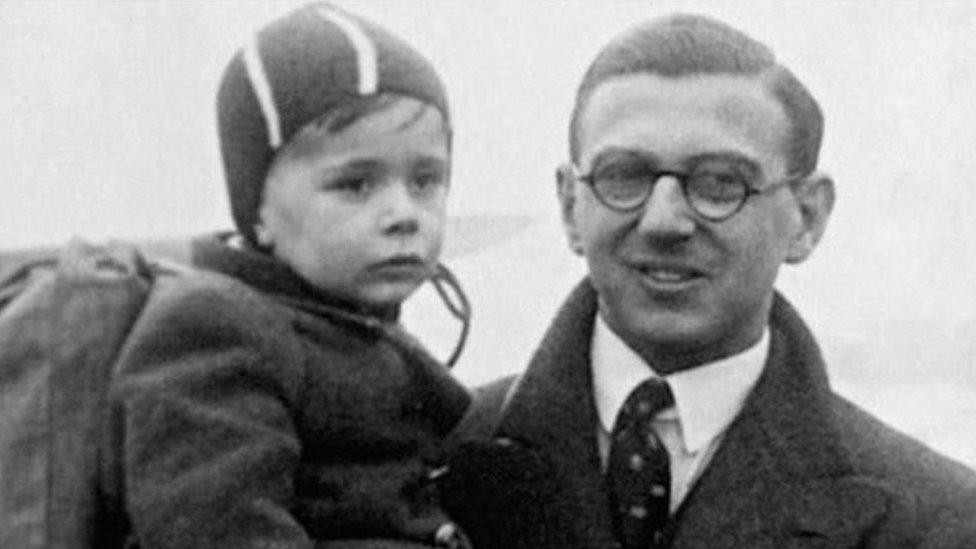 Sir Nicholas Winton and a refugee child in 1939