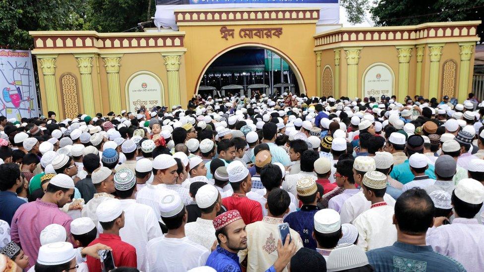 Muslims wait in queues as they undergo security checks before Eid al-Fitr prayers in front of the National Eid Prayer Ground at the High-Court in Dhaka, Bangladesh, 07 July 2016.