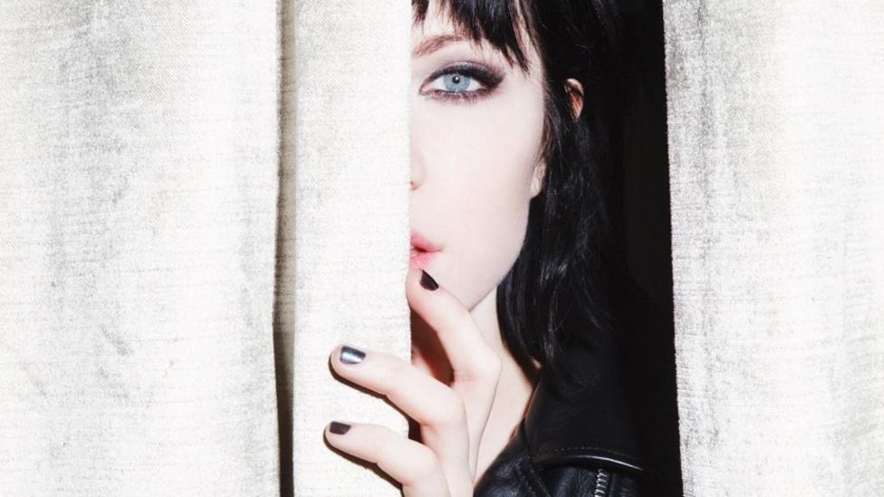 Carly Rae Jepsen on Glastonbury: I'll get lost like a child - BBC News