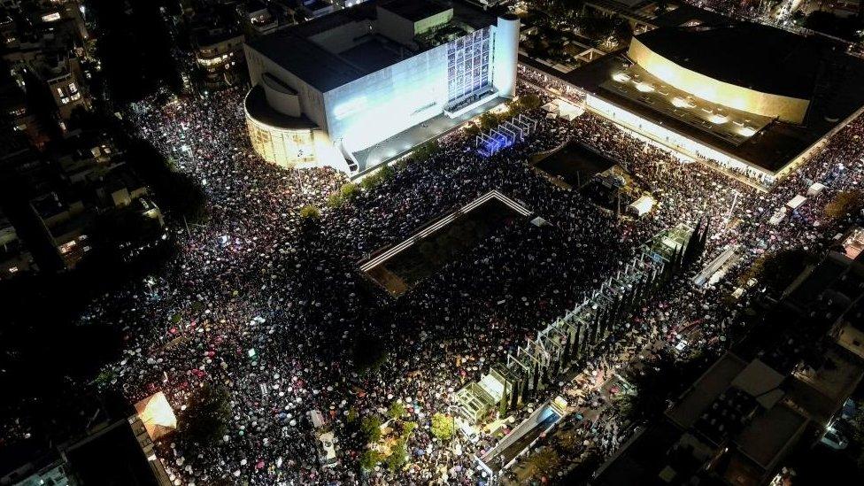 Israelis protest against Prime Minister Benjamin Netanyahu's new right-wing coalition and its proposed judicial reforms, Tel Aviv, 14 January 2023