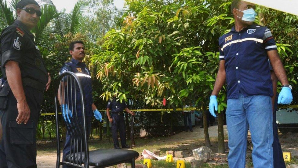 Bangladeshi police officials, Rangpur, 3 Oct