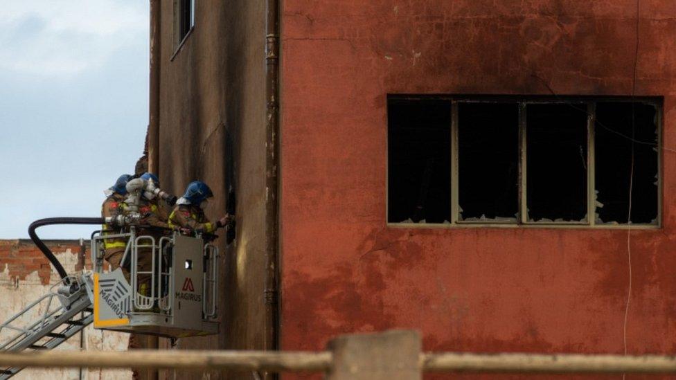 Gutted warehouse in Badalona, 10 Dec 20