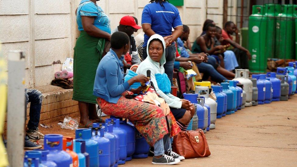 People queue for gas in Harare, Zimbabwe, 20 January 2019