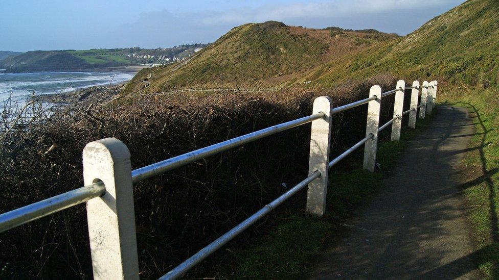 coast path in Langland