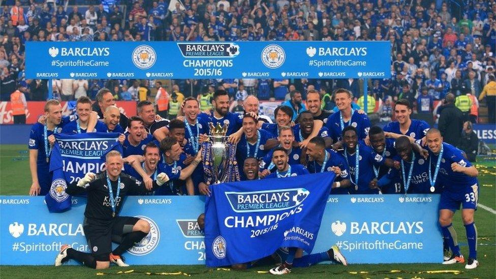 Foxes with the trophy