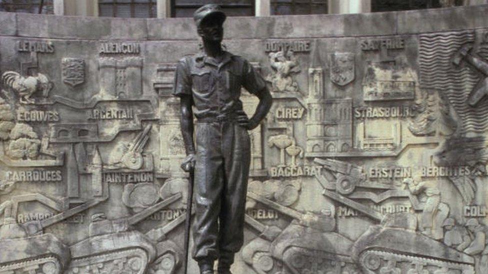 Monument of Gen Leclerc's statue