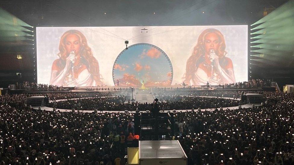 The Renaissance world tour - Beyoncé on giant screens