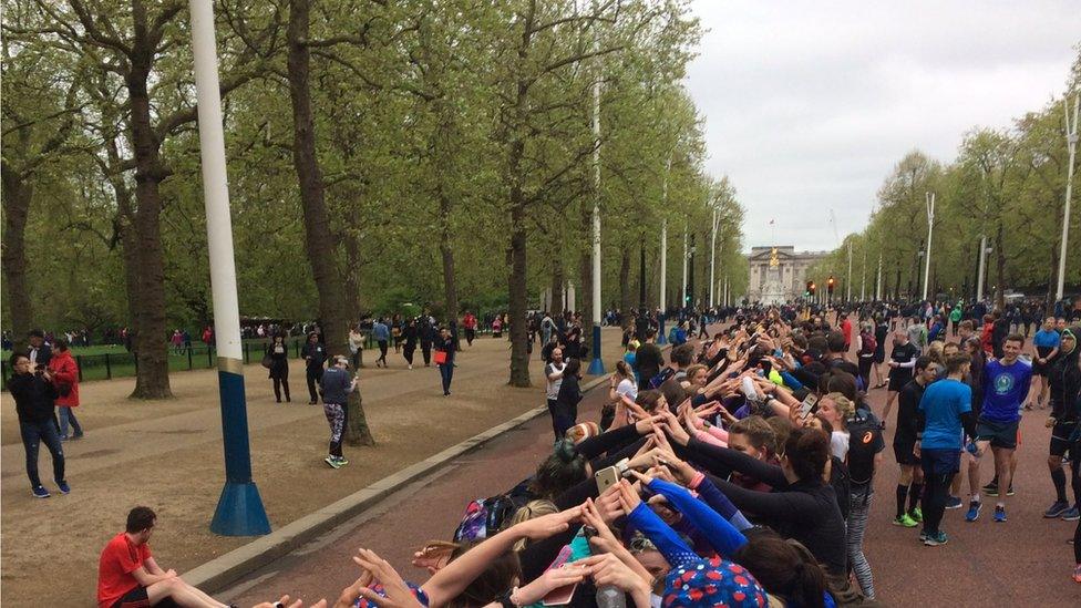 Runners on the Mall