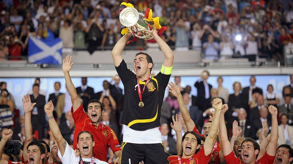 Spain lifting trophy after winning Euro 2008