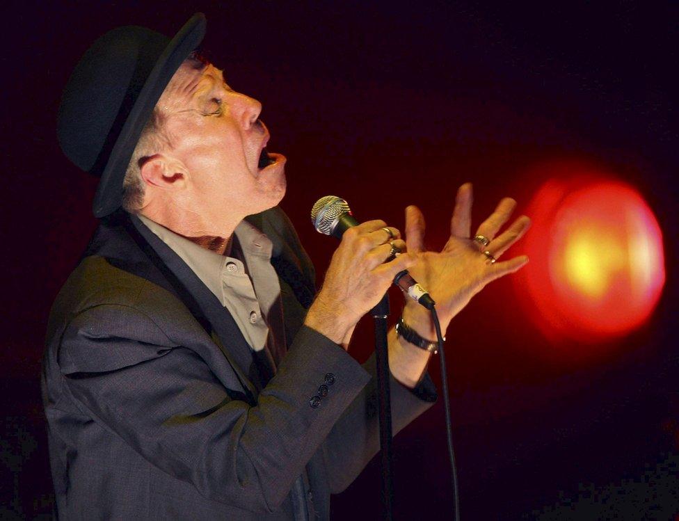 Tom Waits performing in San Sebastian, in his first concert in Spain in 2008