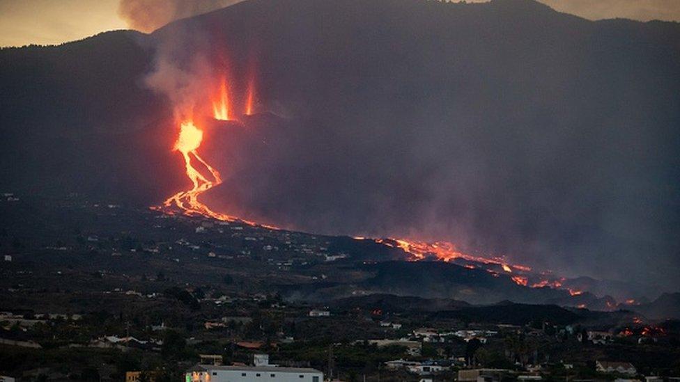 The erupting Cumbre Vieja volcano