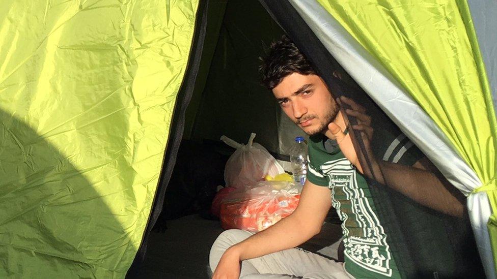 Mohammed from Damascus, who had his money stolen at Idomeni(March 2016)