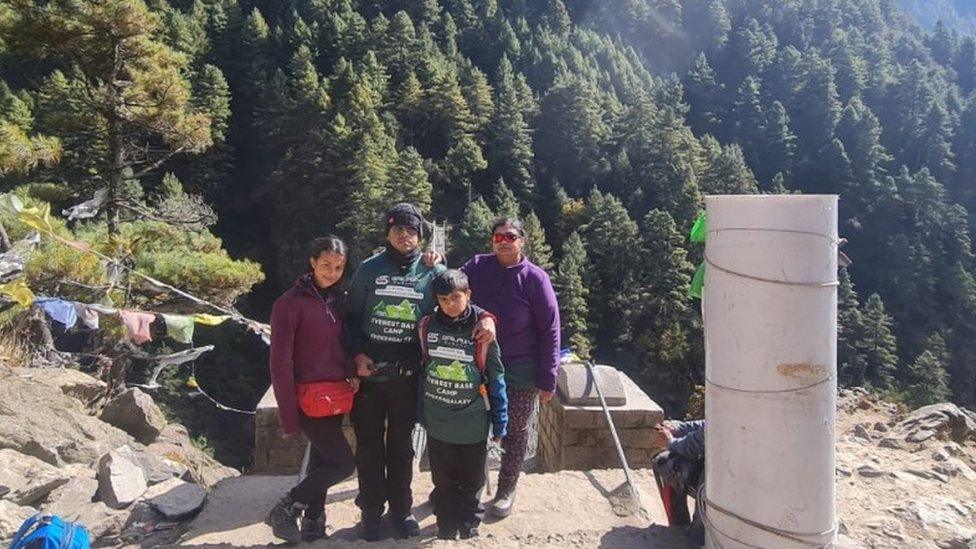 Family on route to Everest base camp