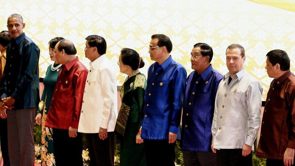 US President Barack Obama (L) and Philippines President Rodrigo Duterte (R) face each other on the podium before the Association of Southeast Asian Nations (ASEAN) gala dinner in Vientiane, Laos, 07 September 2016.