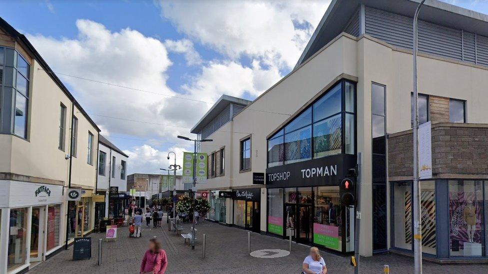 TopShop, TopMan a Miss Selfridge Caerfyrddin