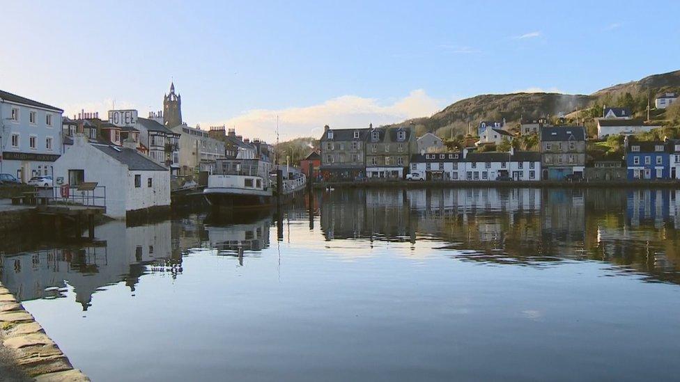 Tarbert harbour