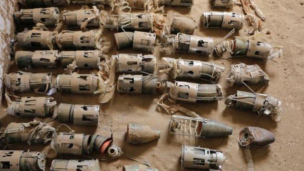 Cluster bombs