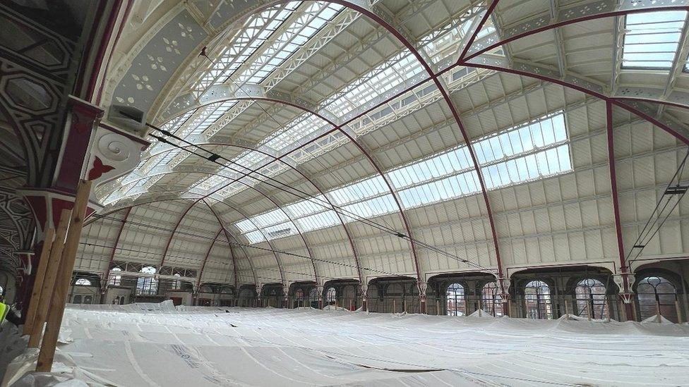 Market hall roof