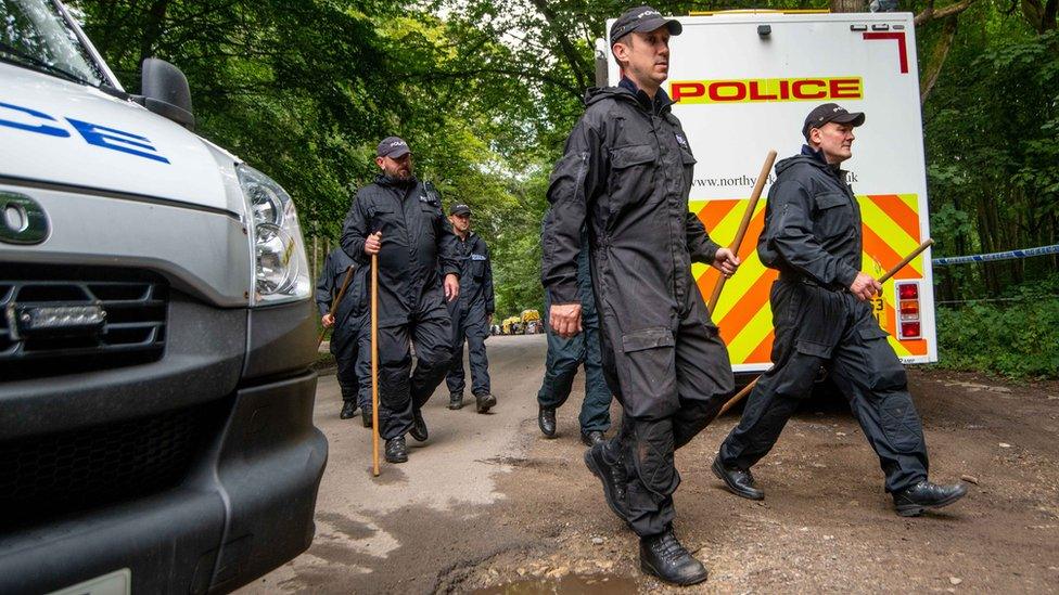 Search at Sand Hutton gravel pits