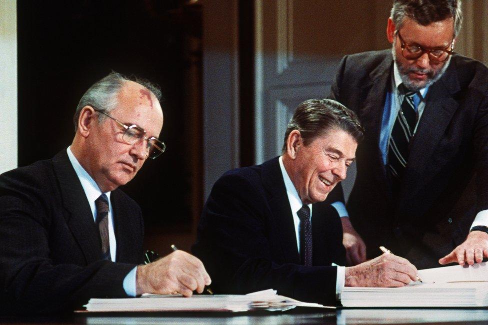 Washington signing of 1987 treaty eliminating US and Soviet intermediate- and short-range nuclear missiles