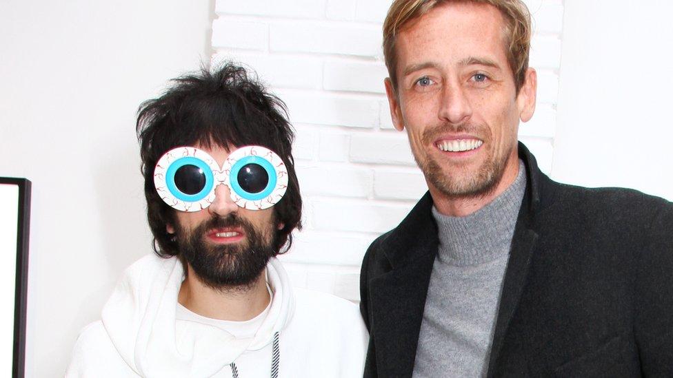 Pizzorno and Peter Crouch, pictured at the musician's Daft Apeth art exhibition in 2018