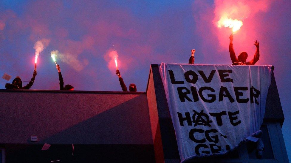 Anti-gentrification protesters on the roof of 94 Rigaer Strasse, Berlin (9 July)