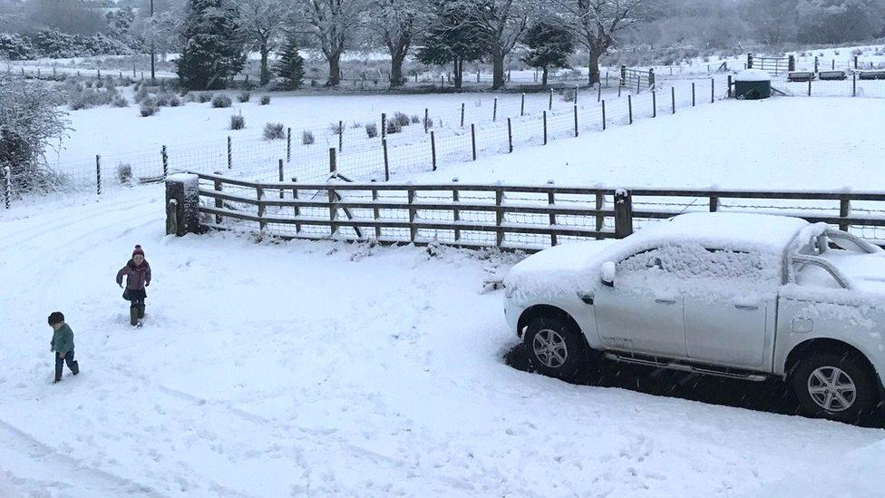 Snow in Teeshan (co. Antrim),