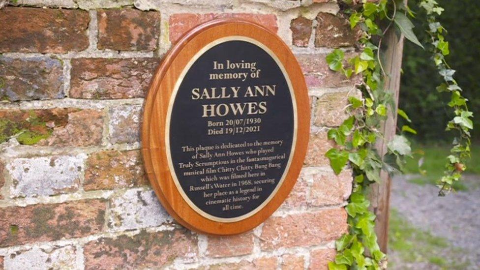 Sally Ann Howes plaque