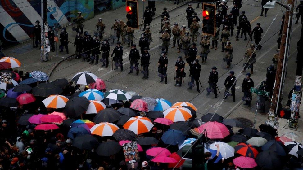 BLM v Washington DC riots: How were the police responses different ...