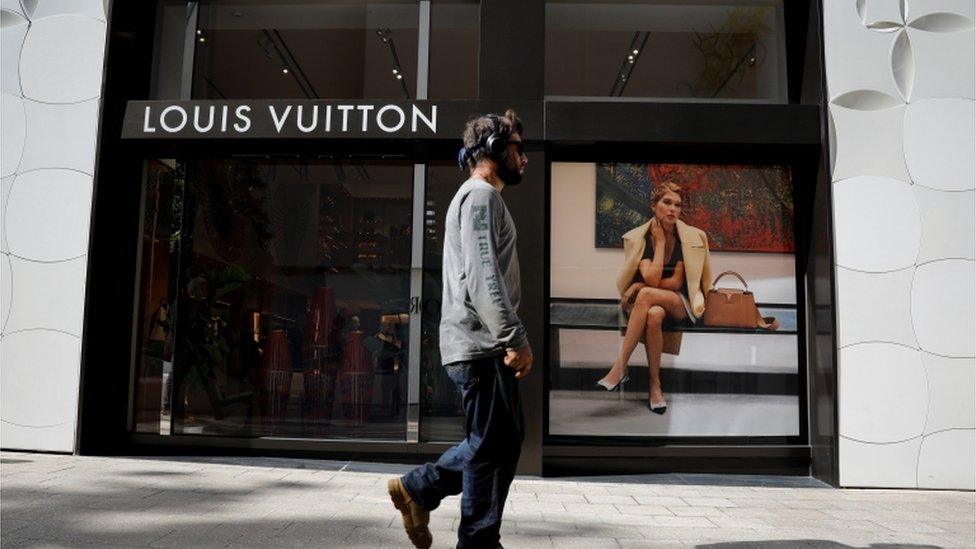 Louis Vuitton shop