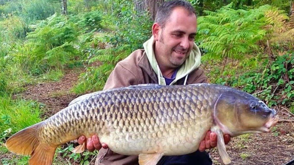 Angler with 13kg carp called Long Common