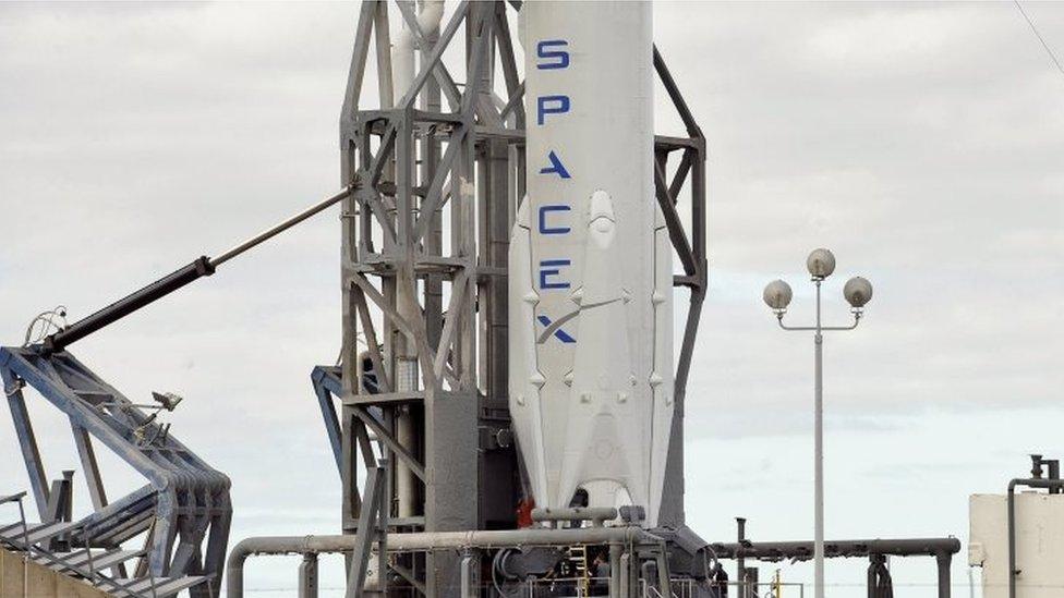 A remodelled version of the SpaceX Falcon 9 rocket rests on its pad as it is prepared for launch at the Cape Canaveral Air Force Station (20 December 2015)