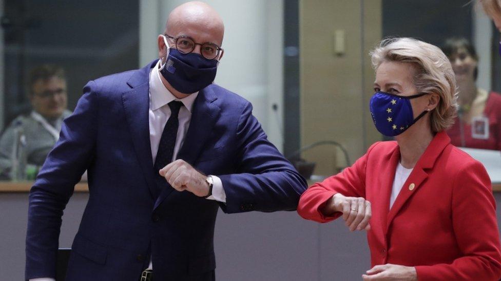 European Council President Charles Michel and European Commission President Ursula von der Leyen (R)