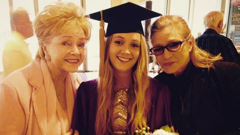 (from l to r) Debbie Reynolds, Billie Lourd and Carrie Fisher