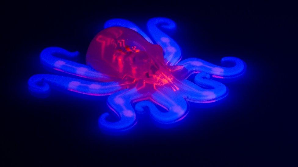 octobot glowing in the dark