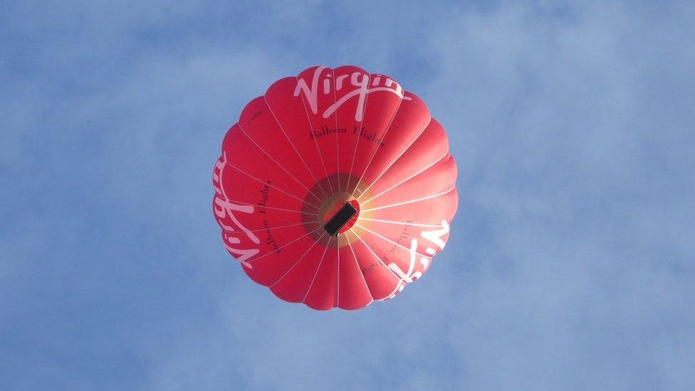 Hot air balloon spotted above St Clements, Oxford