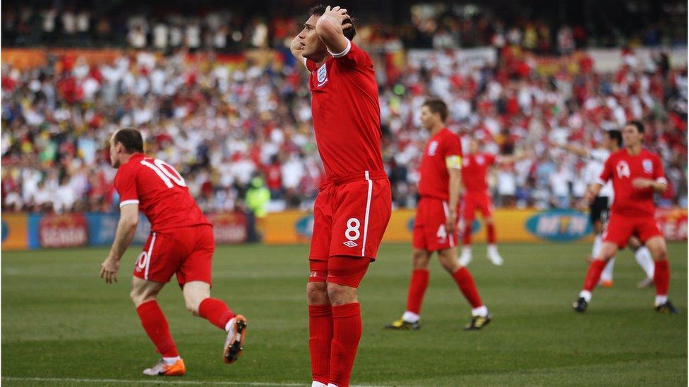 Frank Lampard holds hands in his head.